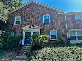 8317 Kingsgate Rd Unit 517, Springfield, VA 22152