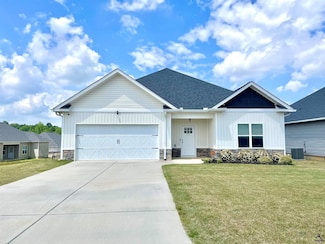 907 Adirondac Way, Bonaire, GA 31005