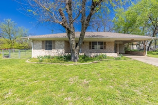104 W Main St, Pecan Gap, TX 75469