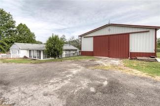 2201 S Lees Summit Rd, Independence, MO 64050