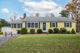 32 Schooner St, West Yarmouth, MA 02673