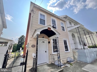 110 Front St, Catasauqua, PA 18032