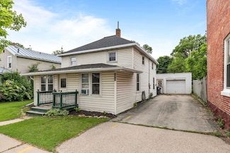 115 W Main St, Weyauwega, WI 54983