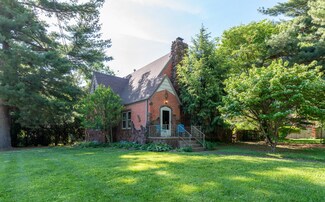 1700 S Kimbrough Ave, Springfield, MO 65807
