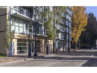 533 NE Holladay St Unit 308, Portland, OR 97232