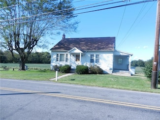 5027 Huckleberry Rd, Orefield, PA 18069