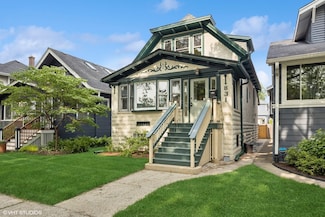 831 Home Ave, Oak Park, IL 60304