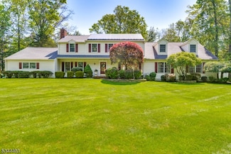 38 Beverly Dr, Hillsborough, NJ 08844