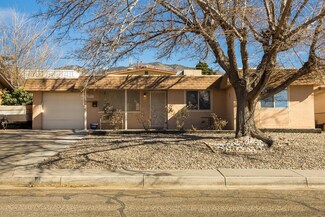 2920 Maxine St NE, Albuquerque, NM 87112