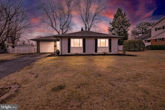 26 Cedarwood Rd, Reading, PA 19610