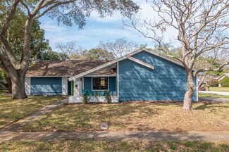 431 Meravan Dr, Palm Harbor, FL 34683
