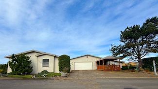 6065 NE Evergreen Ln, Newport, OR 97365
