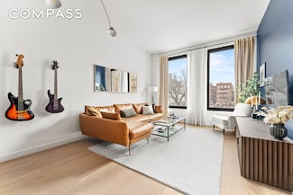 21-21 31st St Unit 2 E, New York City, NY 11105
