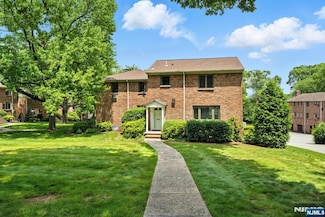29 Troy Dr Unit 4, Springfield, NJ 07081