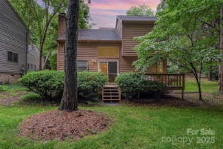 8968 Saint Croix Ln, Charlotte, NC 28277