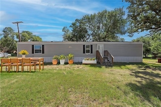 900 Post Oak St, Calvert, TX 77837