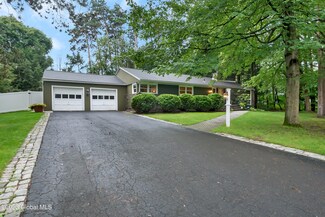 22 Chestnut Hill Rd S Unit S, Albany, NY 12211