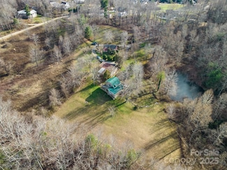 255 & 257 Crescent St, Saluda, NC 28773