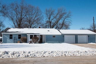 902 10th St N, Humboldt, IA 50548