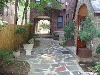 1 Hillside Ave Unit Ph 4C, Great Neck, NY 11021