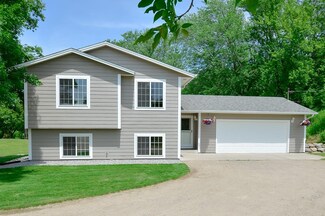 5000 Pioneer Trail, Loretto, MN 55357