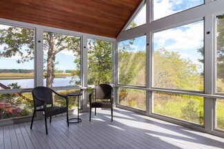 101 Indian Cove Rd, Marion, MA 02738