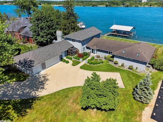 4565 Chamberlain Dr, East China Township, MI 48054