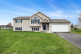 16575 Antler Dr NE Unit 14, Cedar Springs, MI 49319