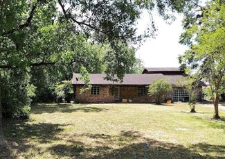 345 W Park St, Vidor, TX 77662