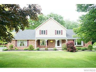 5521 James Dr, Hamburg, NY 14075