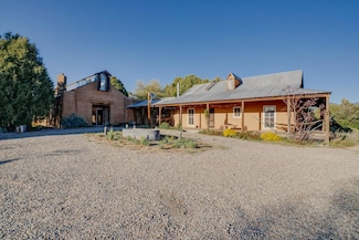 26 La Canada Rd, El Prado, NM 87529