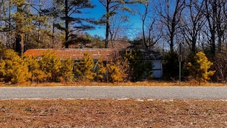 423 W Point Rd, Lancaster, VA 22503