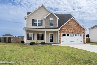 107 Woods Run Cir, Richlands, NC 28574