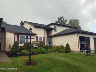 42 Dorlon Dr, Queensbury, NY 12804