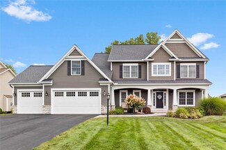 19 Montgomery Glen Dr, Webster, NY 14580