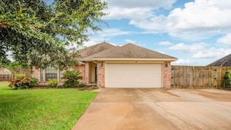 701 Moore St, Richwood, TX 77566