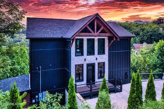 887 Sourwood Dr, Gatlinburg, TN 37738