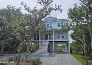109 Old Village Ln, North Topsail Beach, NC 28460