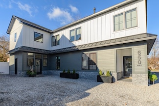 650 Main St, Branford, CT 06405