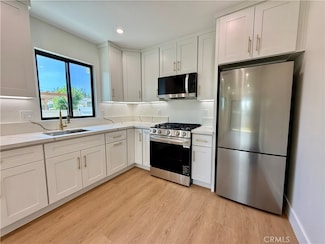 22130 1/2 Gault St, Los Angeles, CA 91303