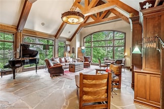 2926 Yellow Creek Rd, Akron, OH 44333