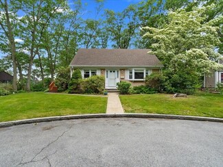 71 Marion St, Fall River, MA 02723