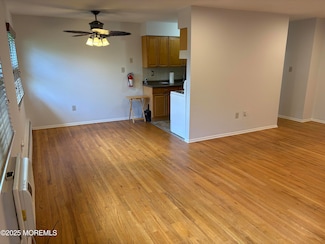94 Stonehurst Blvd Unit E, Freehold, NJ 07728