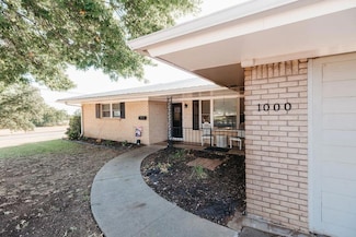 1000 Central Ave, Bowie, TX 76230