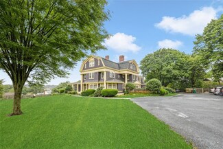 386 Green End Ave Unit 4, Middletown, RI 02842