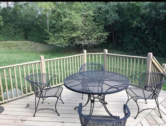 7355 Sherwood Creek Ct, West Bloomfield, MI 48322