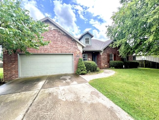 1106 E Torrey Pines Dr, Ozark, MO 65721