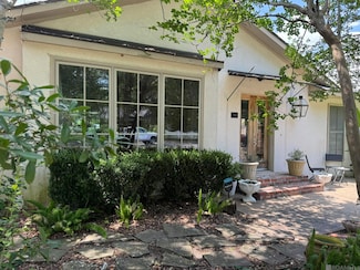 735 Dubois Dr, Baton Rouge, LA 70808