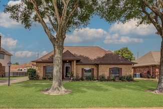 2701 18th St N, Texas City, TX 77590
