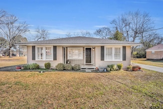 209 Bounds St, Carthage, TX 75633